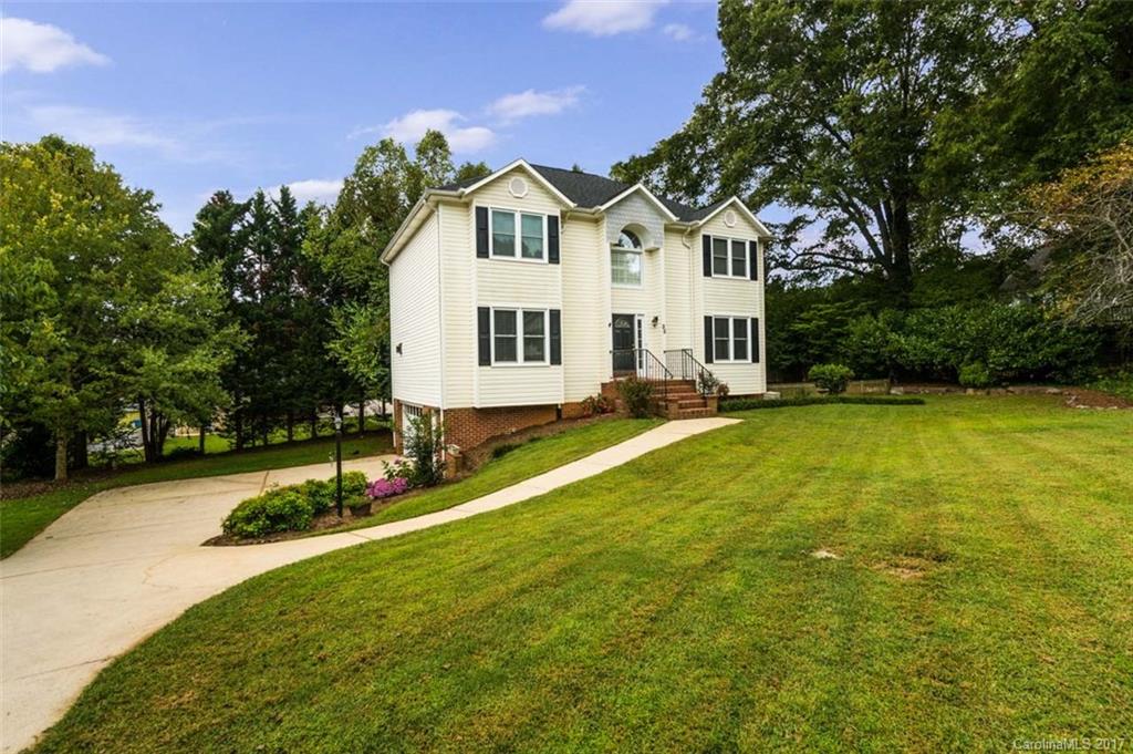 Property image 1 at 22 31st Avenue Court, Hickory, NC 28601