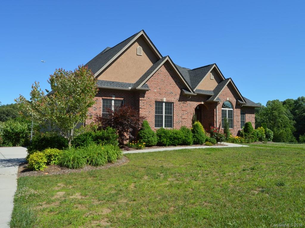 Property image 1 at 75 Ridgeview Hill Drive, Hendersonville, NC 28791