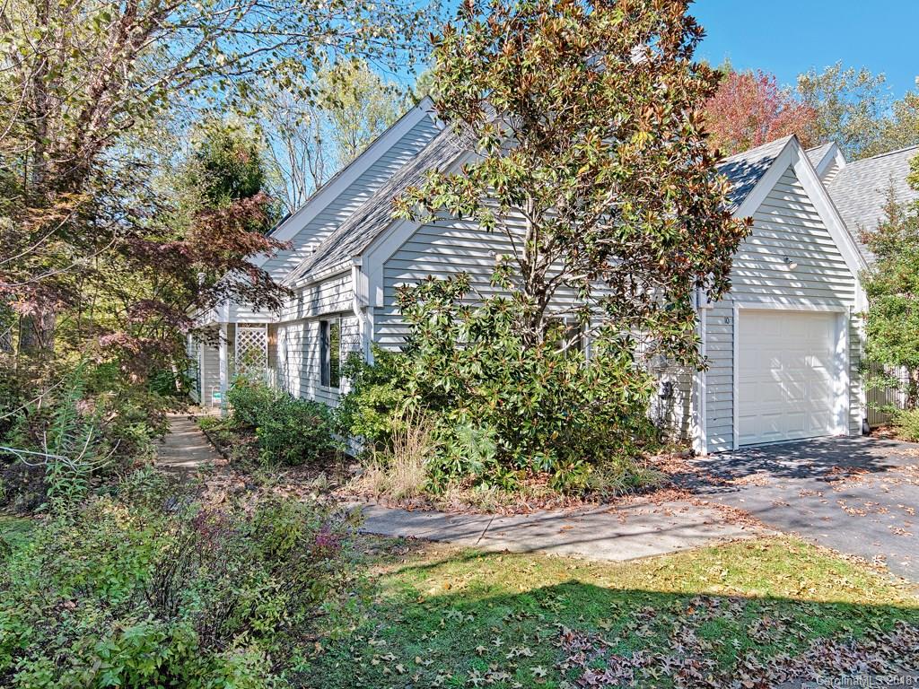 Property image 1 at 10 Stuart Circle, Asheville, NC 28804