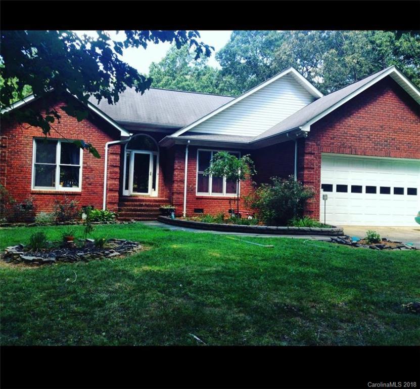 617 White Oaks Circle