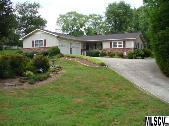 Property image 1 at 2513 Sweetbriar Circle, Lenoir, NC 28645
