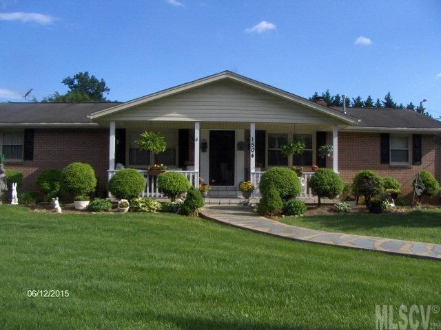 Property image 1 at 1504 36th Avenue, Hickory, NC 28601