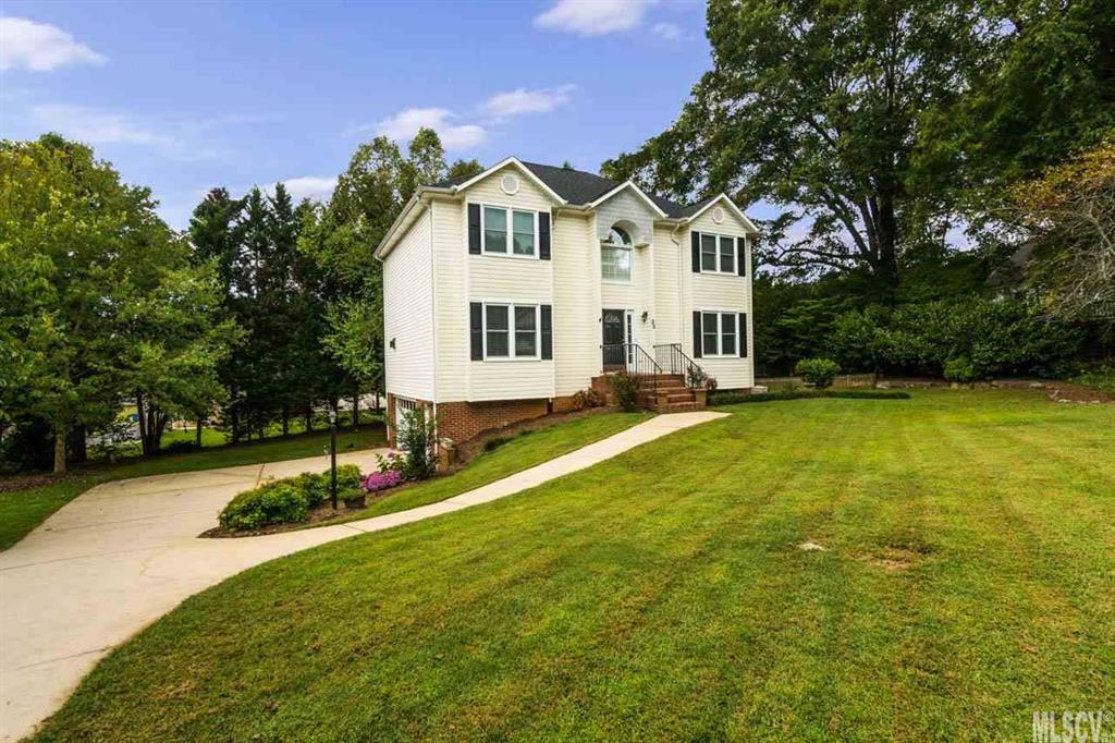 Property image 1 at 22 31st Avenue Court, Hickory, NC 28601