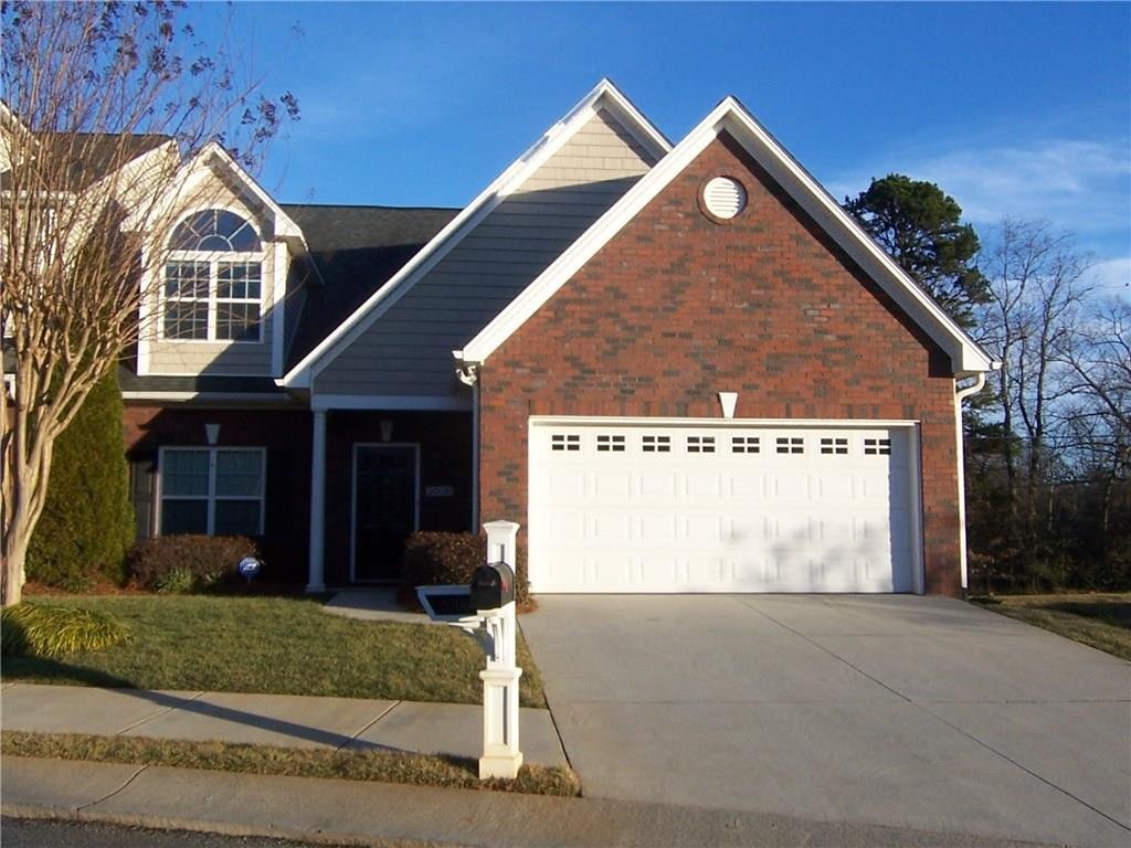 Property image 1 at 2006 Talbot Lane, Hickory, NC 28602