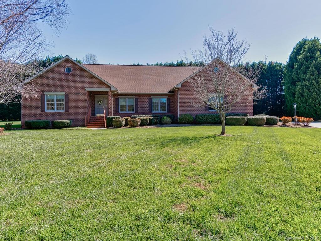 Property image 1 at 115 Turnerlair Court, Mooresville, NC 28117