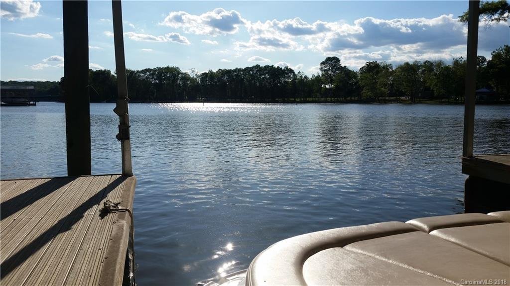 9147 Shorewood Place