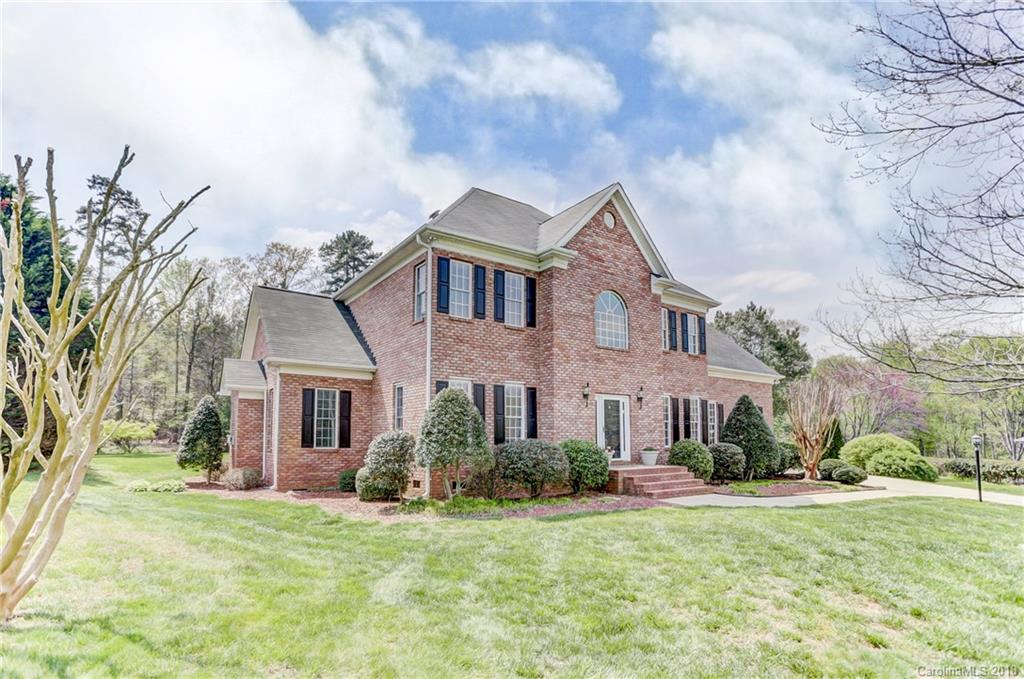 Property image 1 at 1075 Heather Glen Drive, Matthews, NC 28104