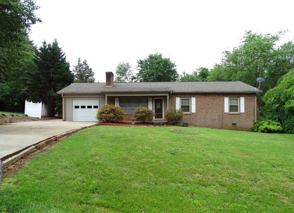 Property image 1 at 5645 Sandhurst Road, Hickory, NC 28602