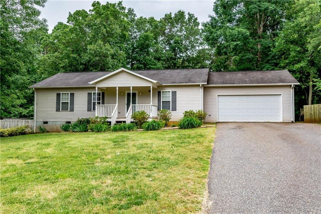 Property image 1 at 4567 Kings Court, Hickory, NC 28602