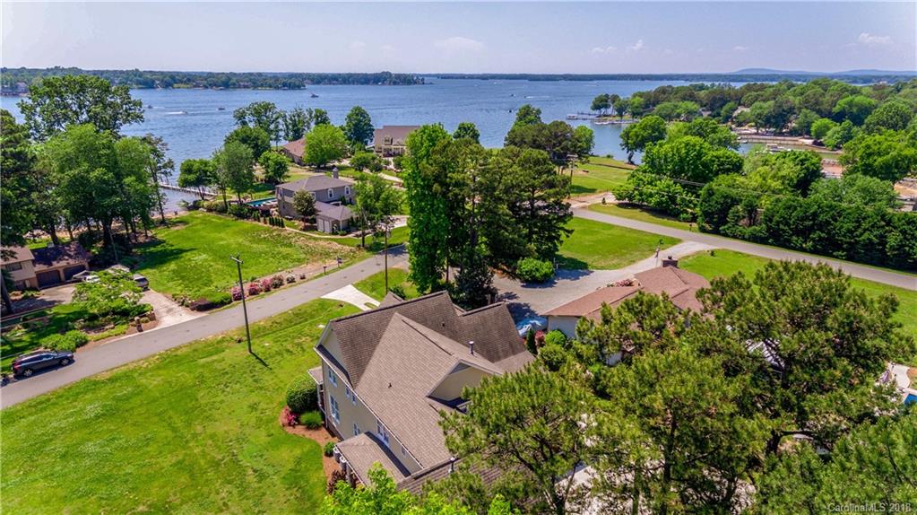 21020 Lakeview Circle