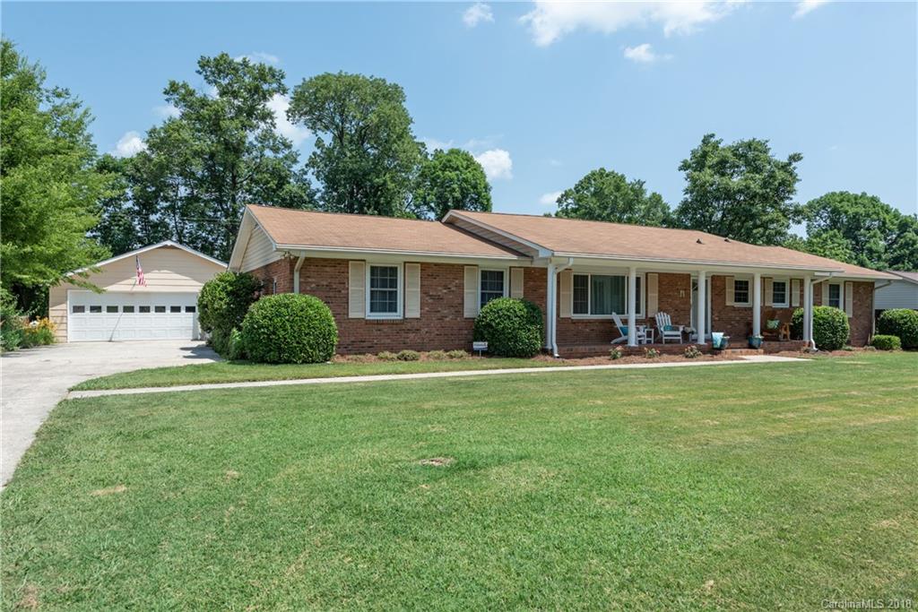 Property image 1 at 6600 Pawnee Drive, Charlotte, NC 28214