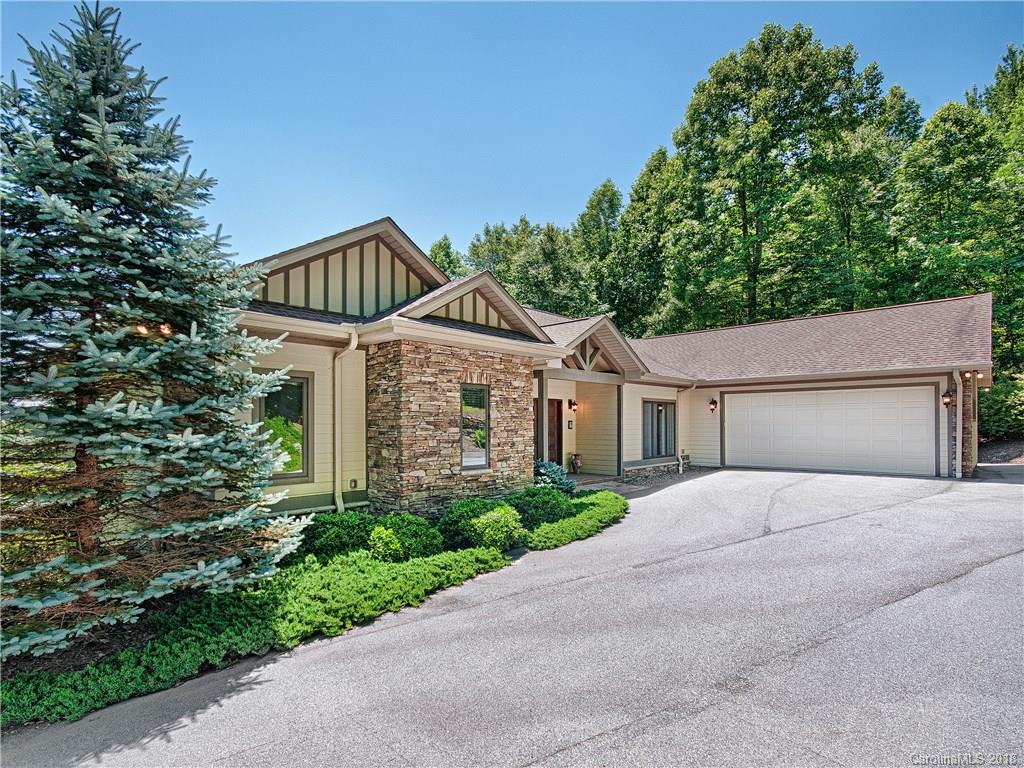 Property image 1 at 407 Gateway Drive, Hendersonville, NC 28739