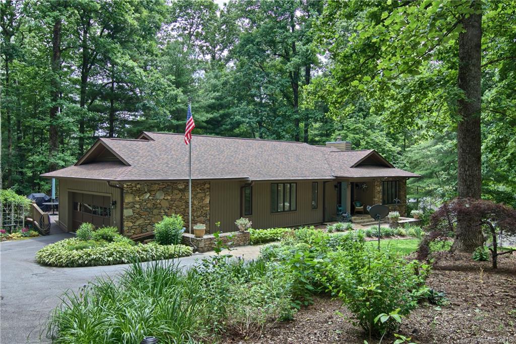 Property image 1 at 38 Foxglove Road, Hendersonville, NC 28739