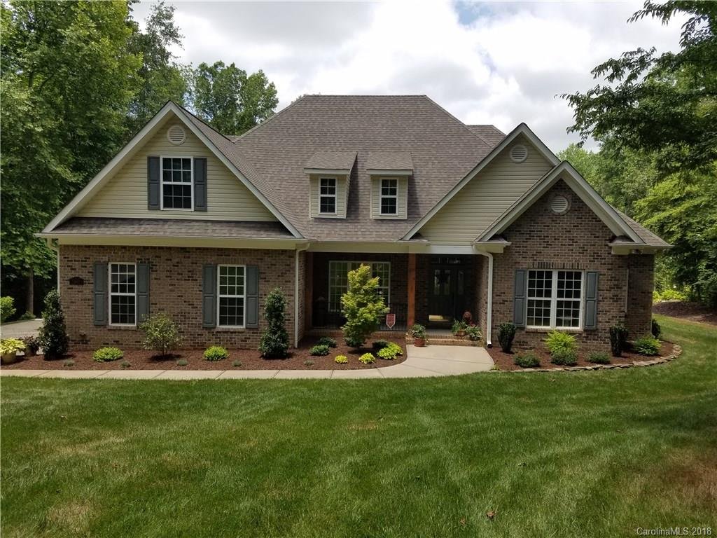 1913 Holly Bluff Court