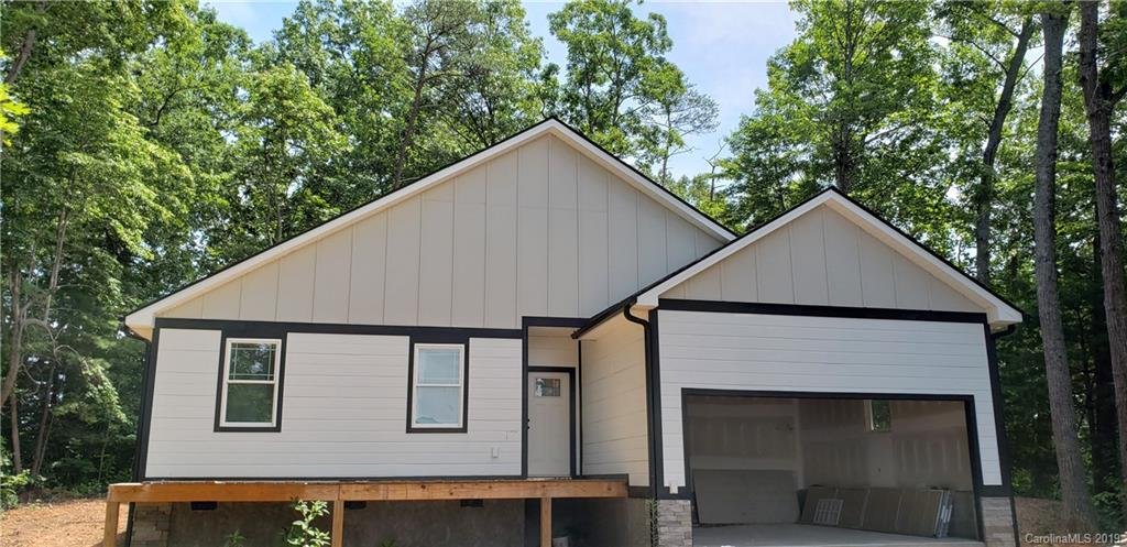 Property image 1 at 3 Oak Mountain Road, Leicester, NC 28748