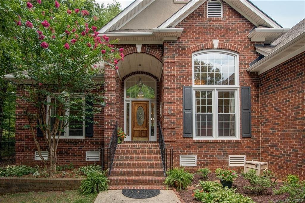 419 Hunters Pointe Drive