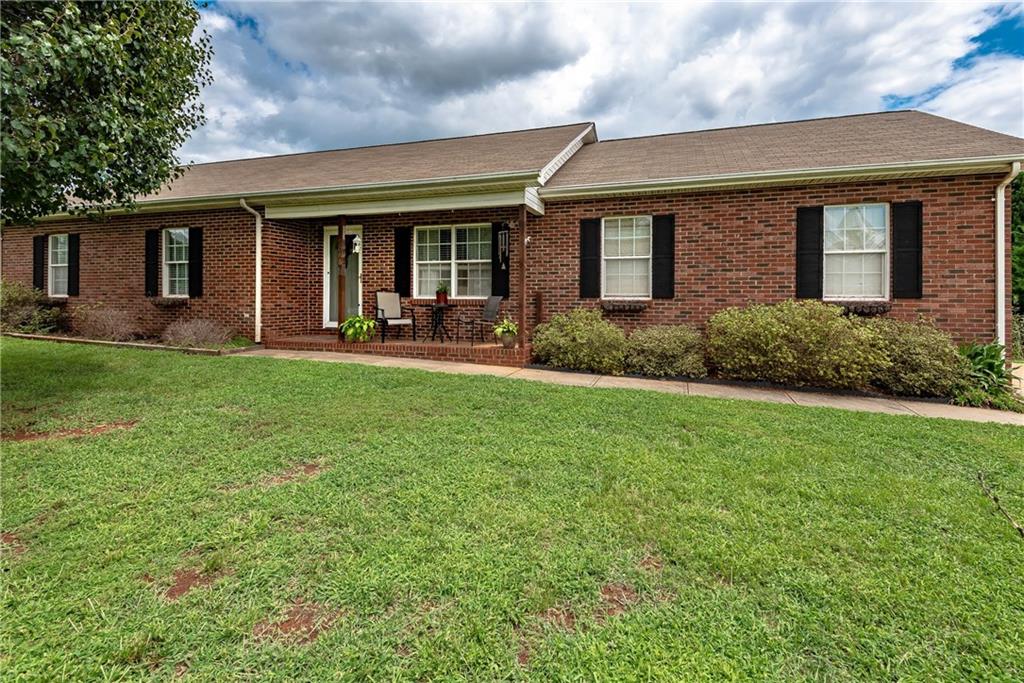 Property image 1 at 5068 Gateway Drive, Claremont, NC 28610