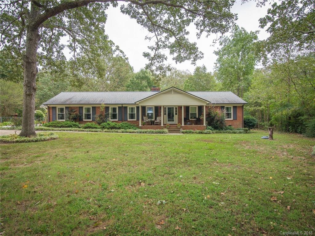 1105 White Oaks Circle