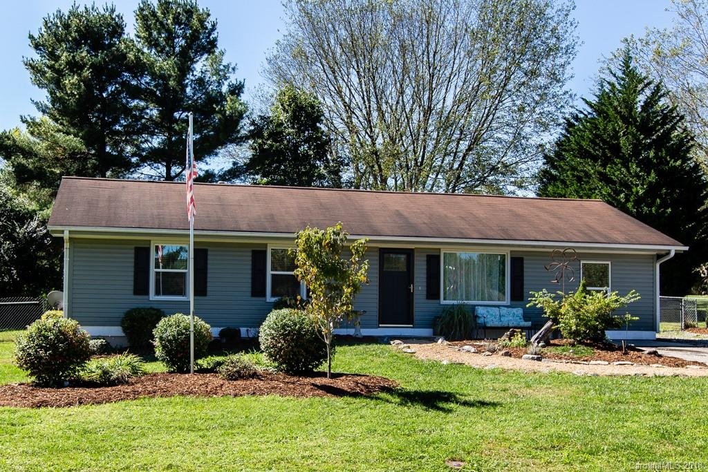 Property image 1 at 32 W Broadleaf Drive, Hendersonville, NC 28739