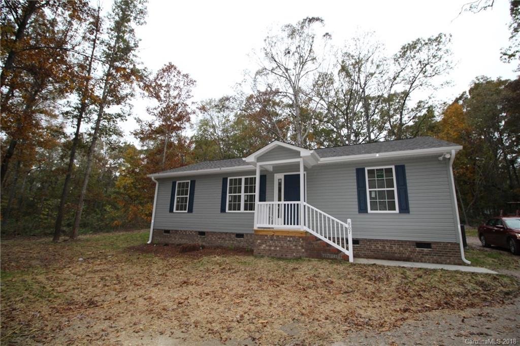 807 White Oaks Circle