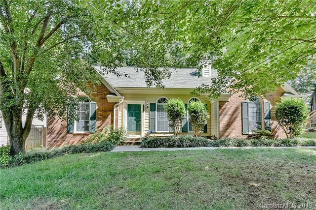 Property image 1 at 8409 Red Setter Lane, Charlotte, NC 28227