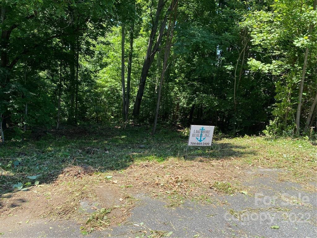 Property image 1 at 128 Audrey Lane, Mooresville, NC 28117