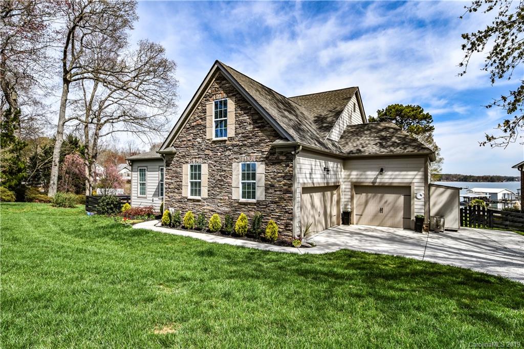 8106 Mountain Shore Drive