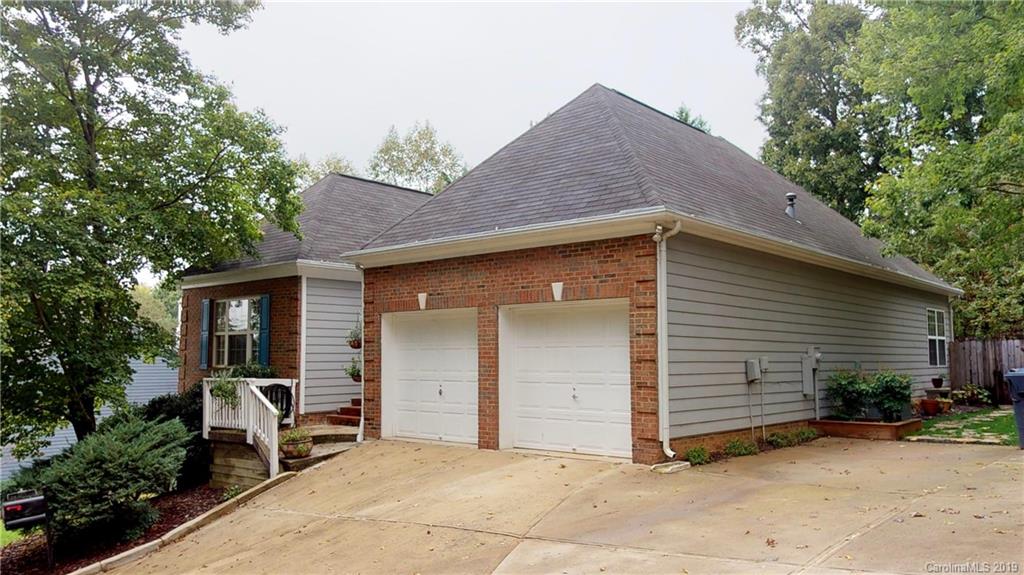 Property image 1 at 13800 Kings Carriage Lane, Charlotte, NC 28278