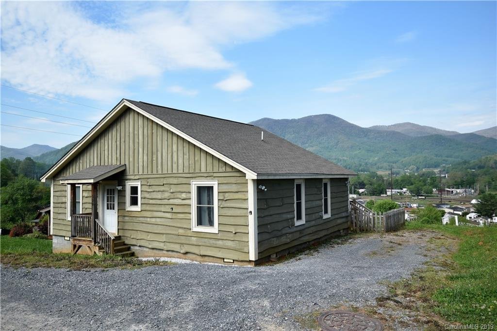 Property image 1 at 131 Bronco Way, Waynesville, NC 28785