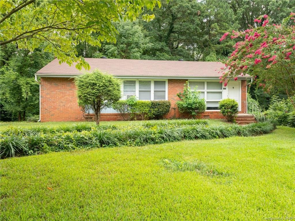 Property image 1 at 1520 Wickham Lane, Charlotte, NC 28208