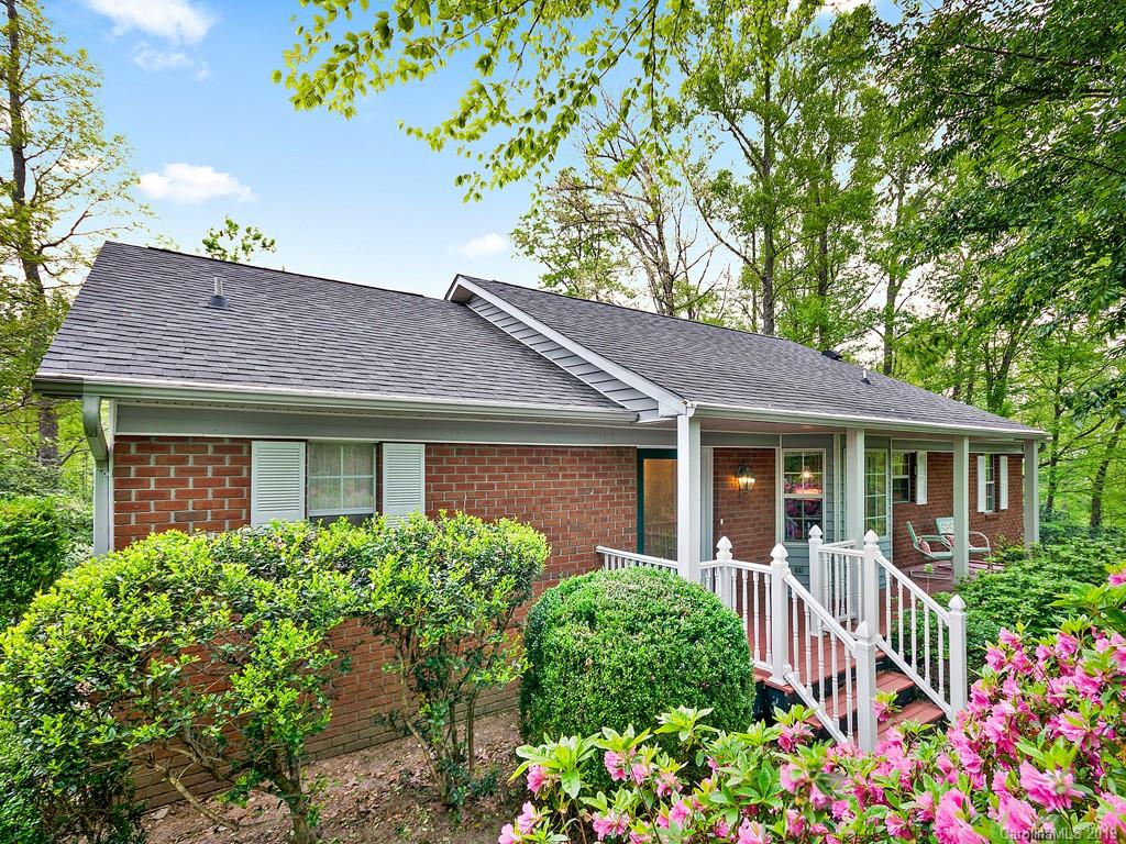 Property image 1 at 800 Summit Farm Lane, Hendersonville, NC 28739