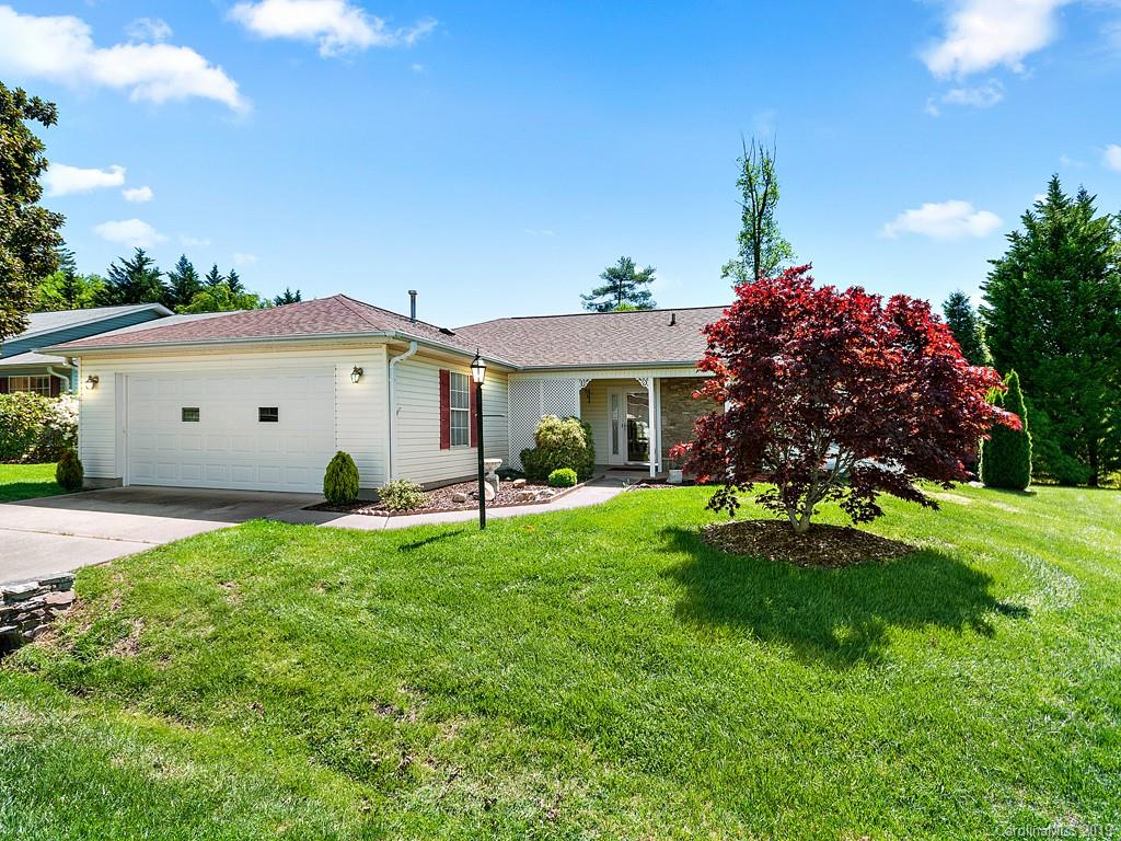 Property image 1 at 562 Woodfield Lane, Hendersonville, NC 28791