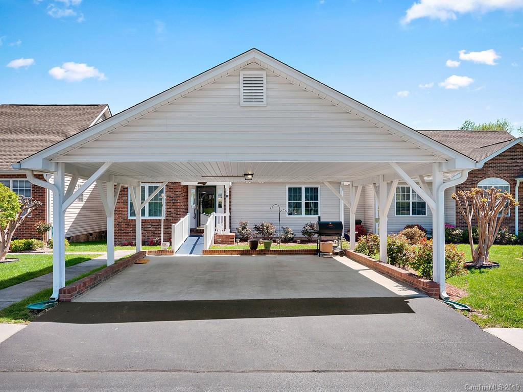 Property image 1 at 20 N Woodridge View Court, Hendersonville, NC 28791