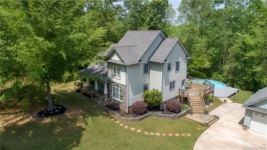 1717 Fox Hollow Lane