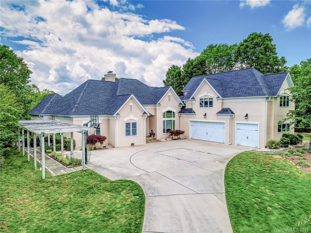 21200 Blakely Shores Drive