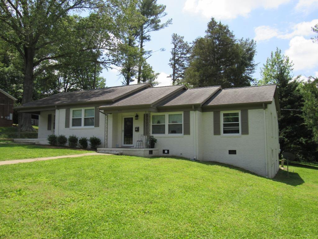 Property image 1 at 927 3rd Avenue Place, Hickory, NC 28601