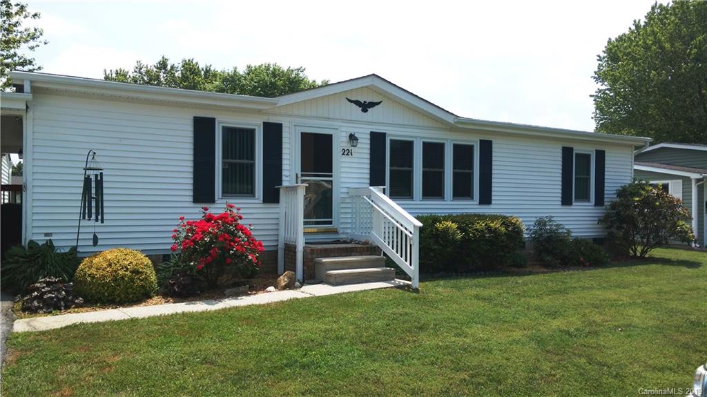 221 Cranbrook Circle