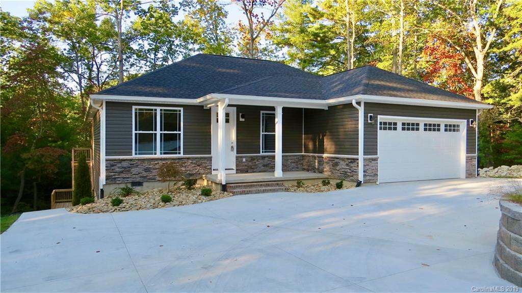 Property image 1 at 103 Willow Run Lane, Zirconia, NC 28790