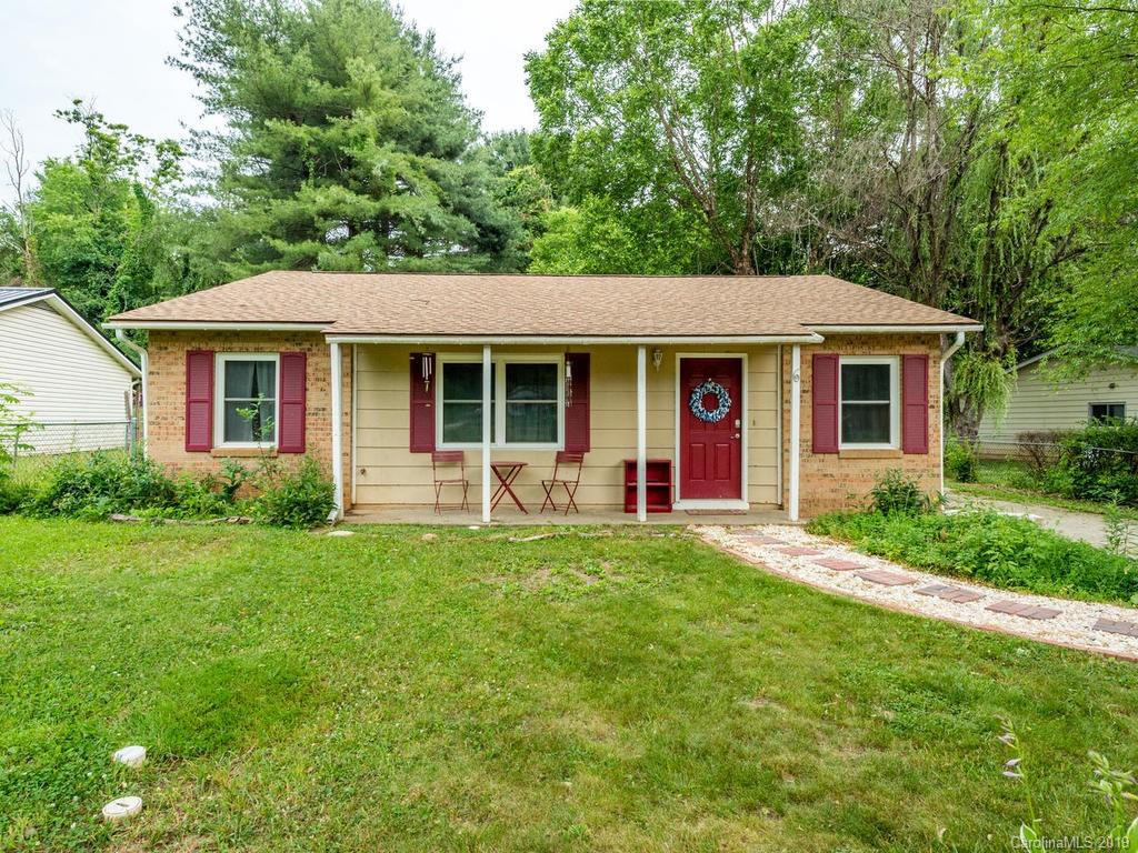 Property image 1 at 6 Waterford Court, Asheville, NC 28806