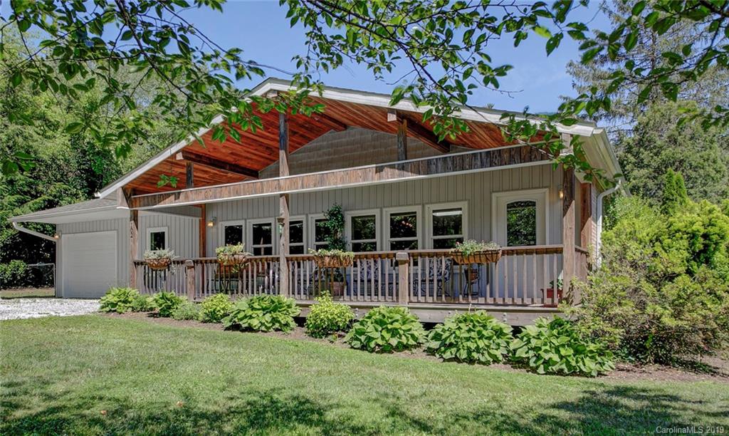 Property image 1 at 102 Castleton Lane, Hendersonville, NC 28791