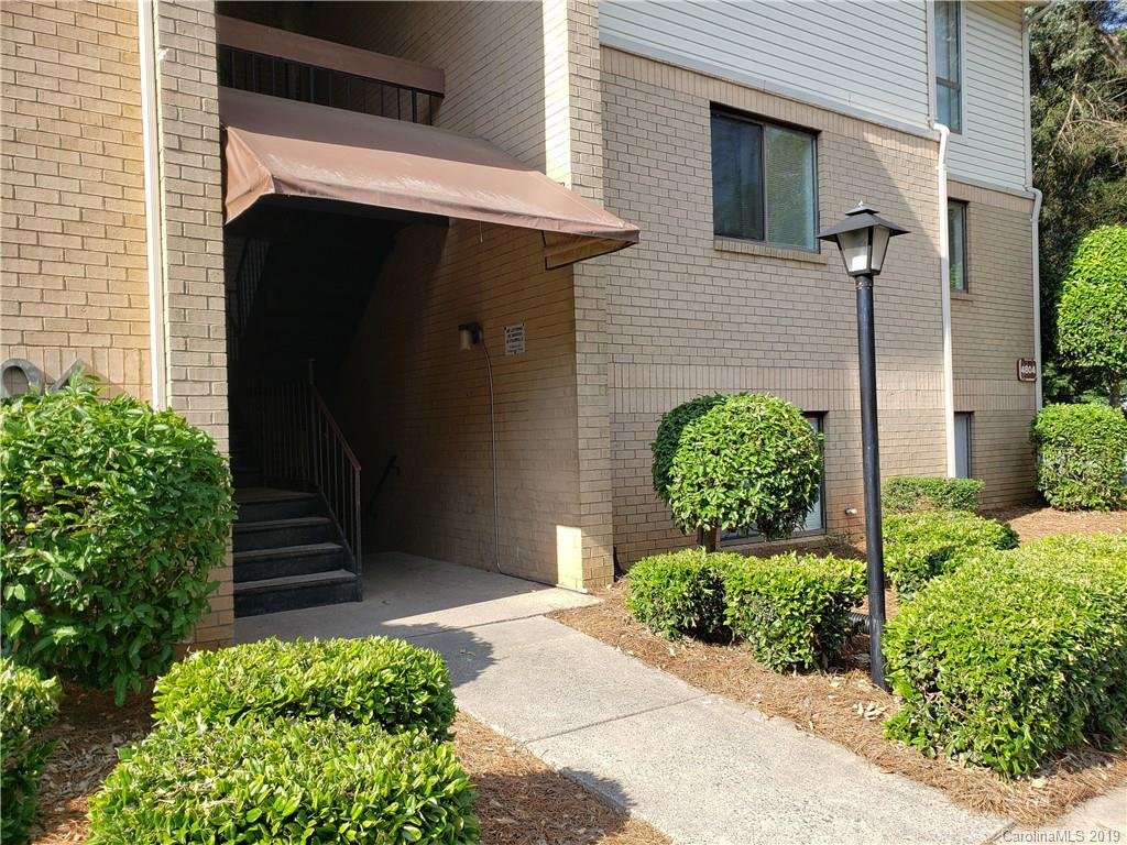 Property image 1 at 4804 Spring Lake Drive, Charlotte, NC 28212