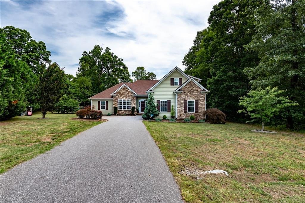 1636 Damascus Circle