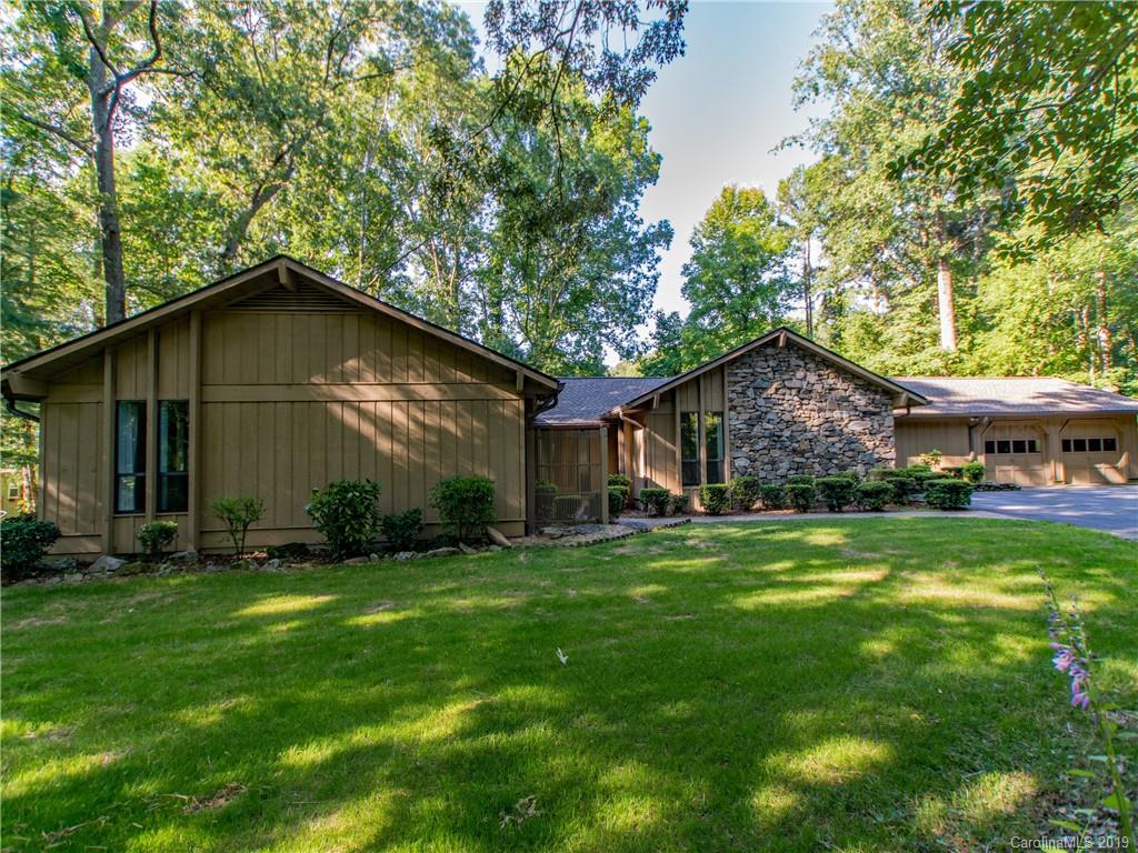 Property image 1 at 3011 Chestnut Tree Road, Hendersonville, NC 28792