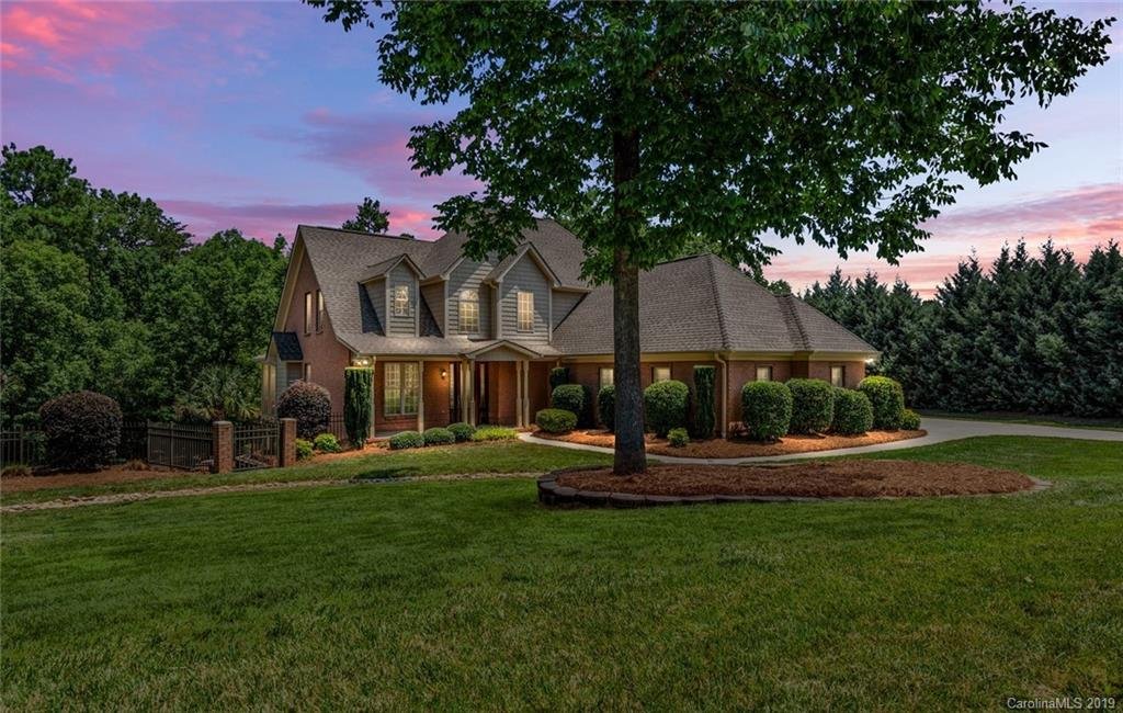 2561 Cozy Cove Drive