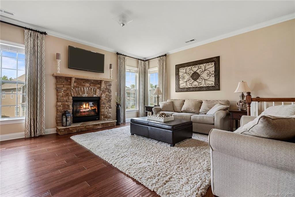 730 Falcon Ridge Court