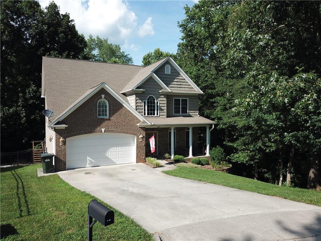 Property image 1 at 1021 38th Avenue, Hickory, NC 28601