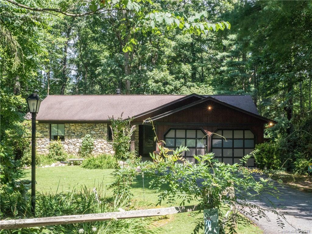 Property image 1 at 16 Walnut Court, Hendersonville, NC 28792