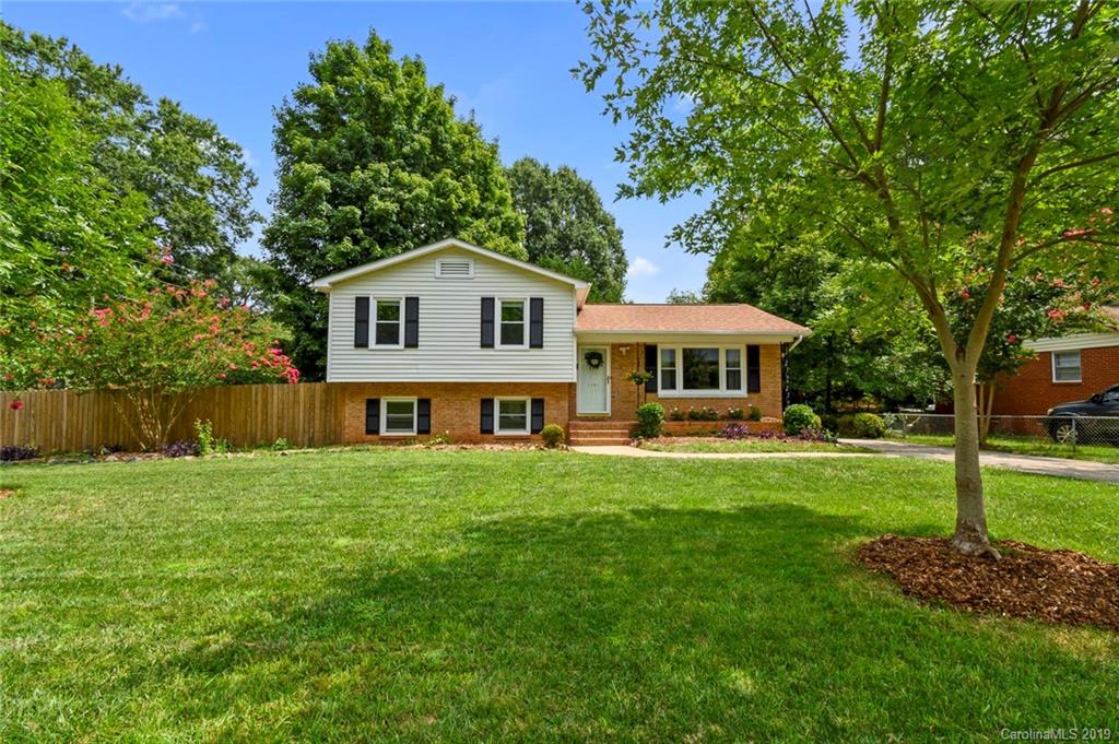 Property image 1 at 1401 Tarrington Avenue, Charlotte, NC 28205