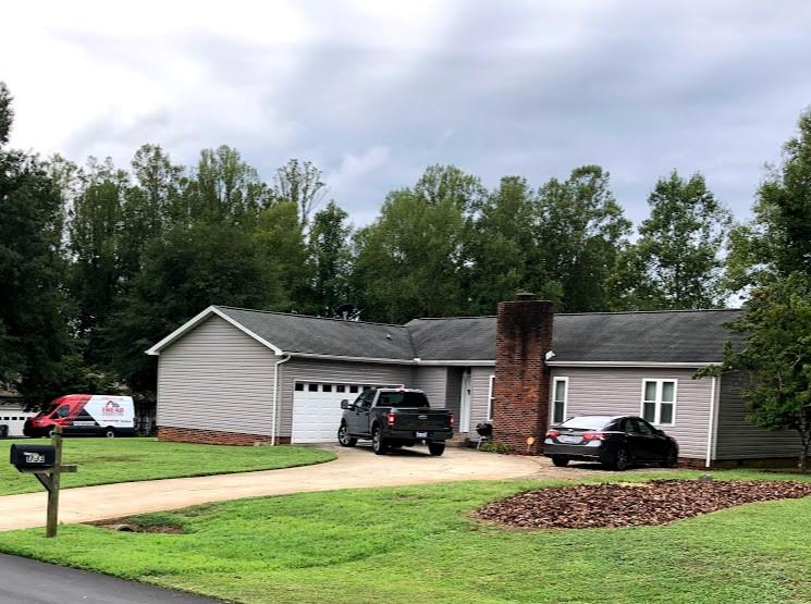 Property image 1 at 1703 Piney Road, Hickory, NC 28602