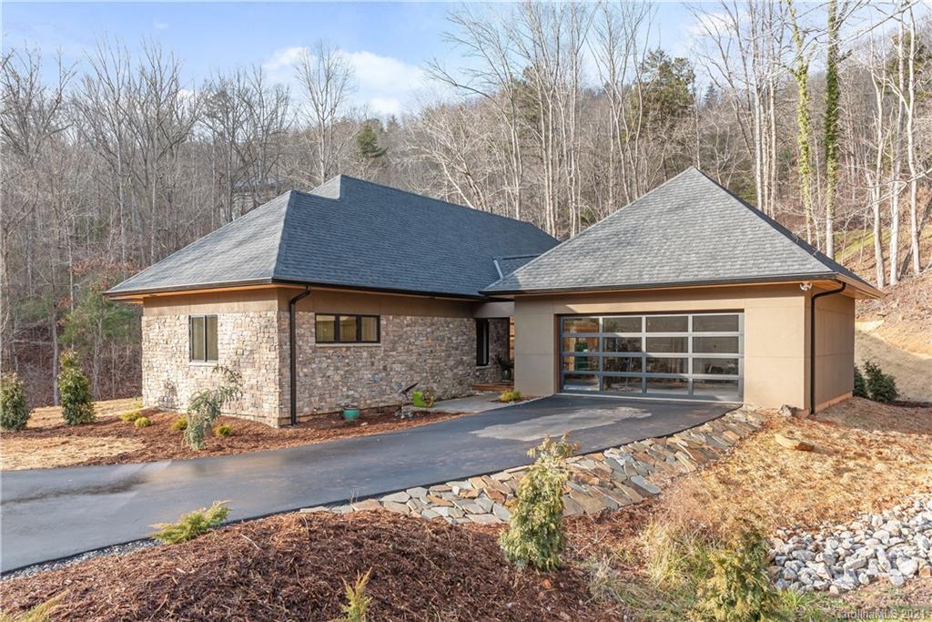 Property image 1 at 14 Starling Pass, Asheville, NC 28804